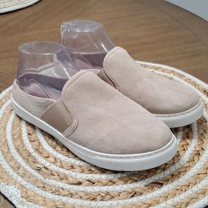 Outwoods Womans Neutral slip-on Loafers,  Size 10